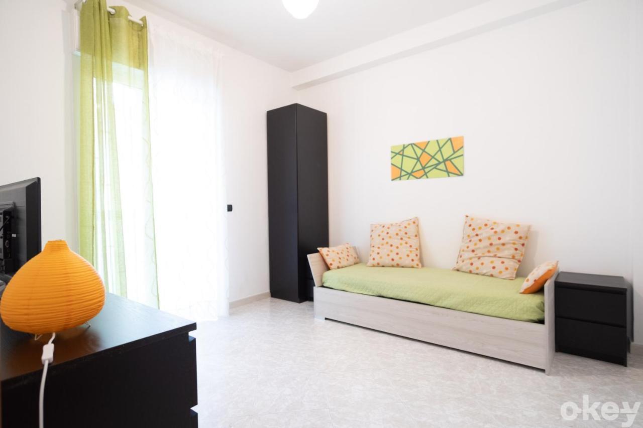 Cozy Apartments De Gasperi Бари Екстериор снимка