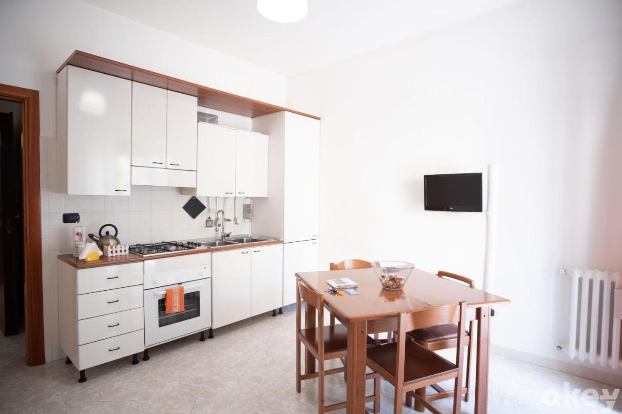 Cozy Apartments De Gasperi Бари Екстериор снимка