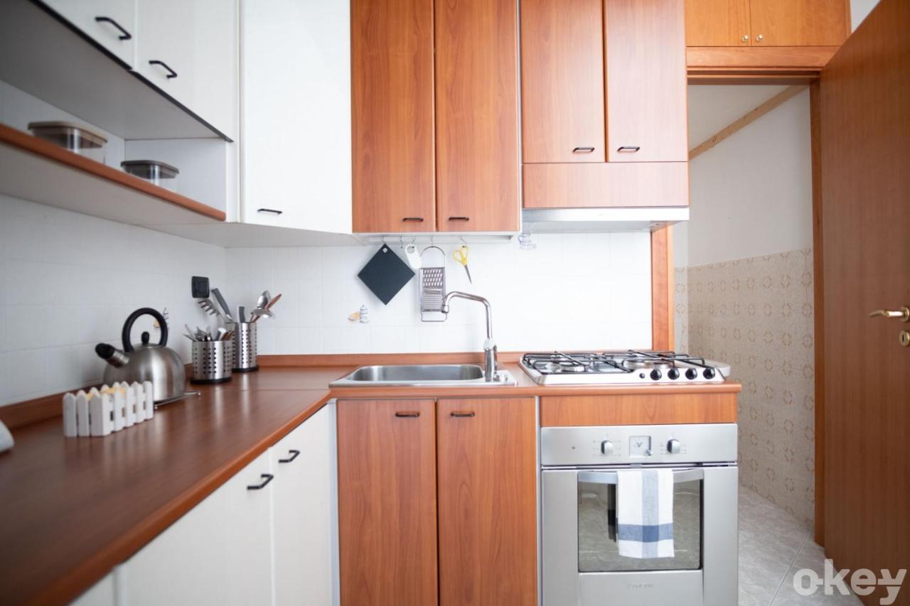 Cozy Apartments De Gasperi Бари Екстериор снимка
